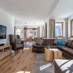 Chalet In Near Lifts *